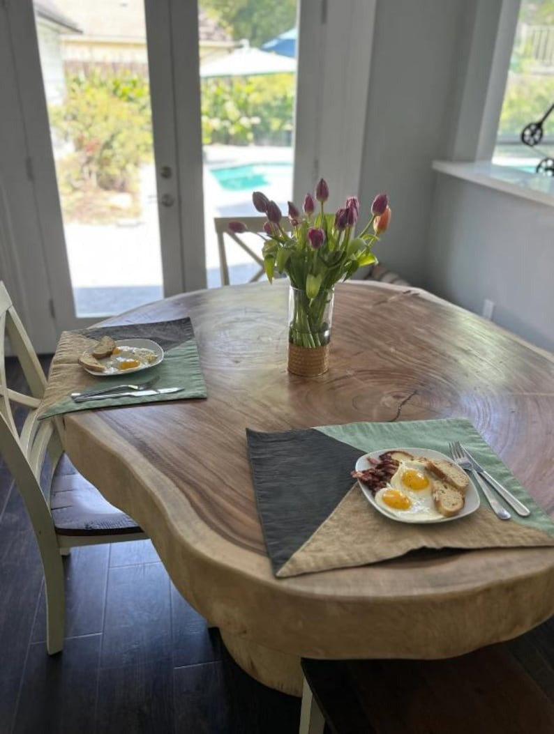 Live Edge Round Dining Table – Solid Sheesham Wood Pedestal Table – Rustic Breakfast Nook Table